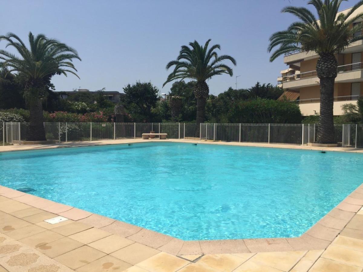 Frejus Plage T2, Piscine, Parking, Plages A 200M Luaran gambar